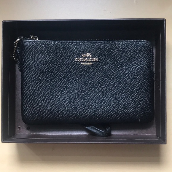 Coach Handbags - Coach wristlet